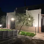 Semesterbostad Noravilla Con Piscina Fra Mare E Montagne