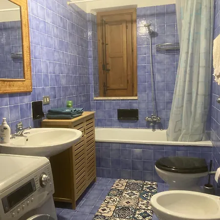 Noravilla Con Piscina Fra Mare E Montagne